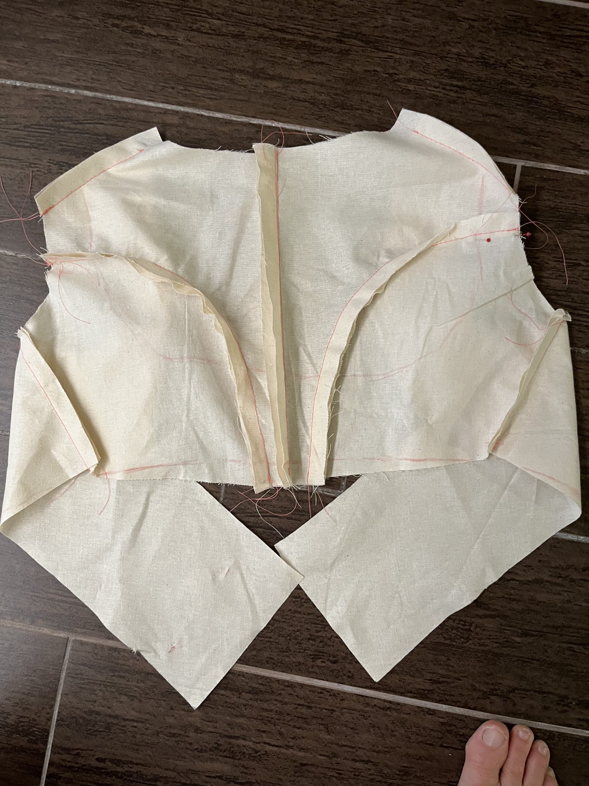muslin bodice mockup for a 1790s round gown